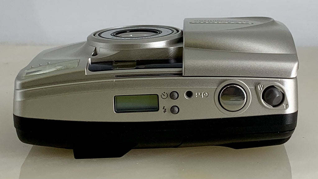 Olympus Superzoom 105G 35mm Film Point & Shoot Camera + SILVER + TESTED - 626