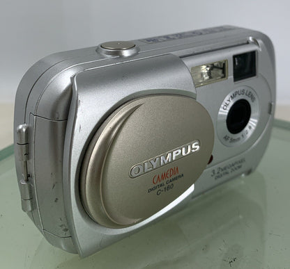 Olympus Camedia C-160 Digital Camera SILVER NO CHARGER NO CARD TESTED - 5360