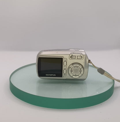 Olympus CAMEDIA C-470 Zoom 4.0MP Digital Camera - Silver TESTED,Charger,batt#9864