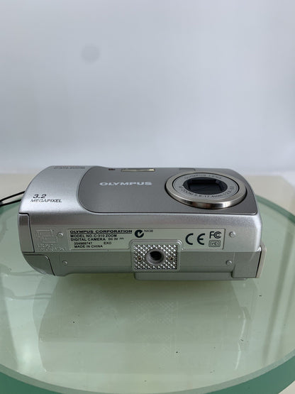 Vintage Olympus CAMEDIA C-310 Zoom SILVER CAMERA WITH COVER TESTED - 4697