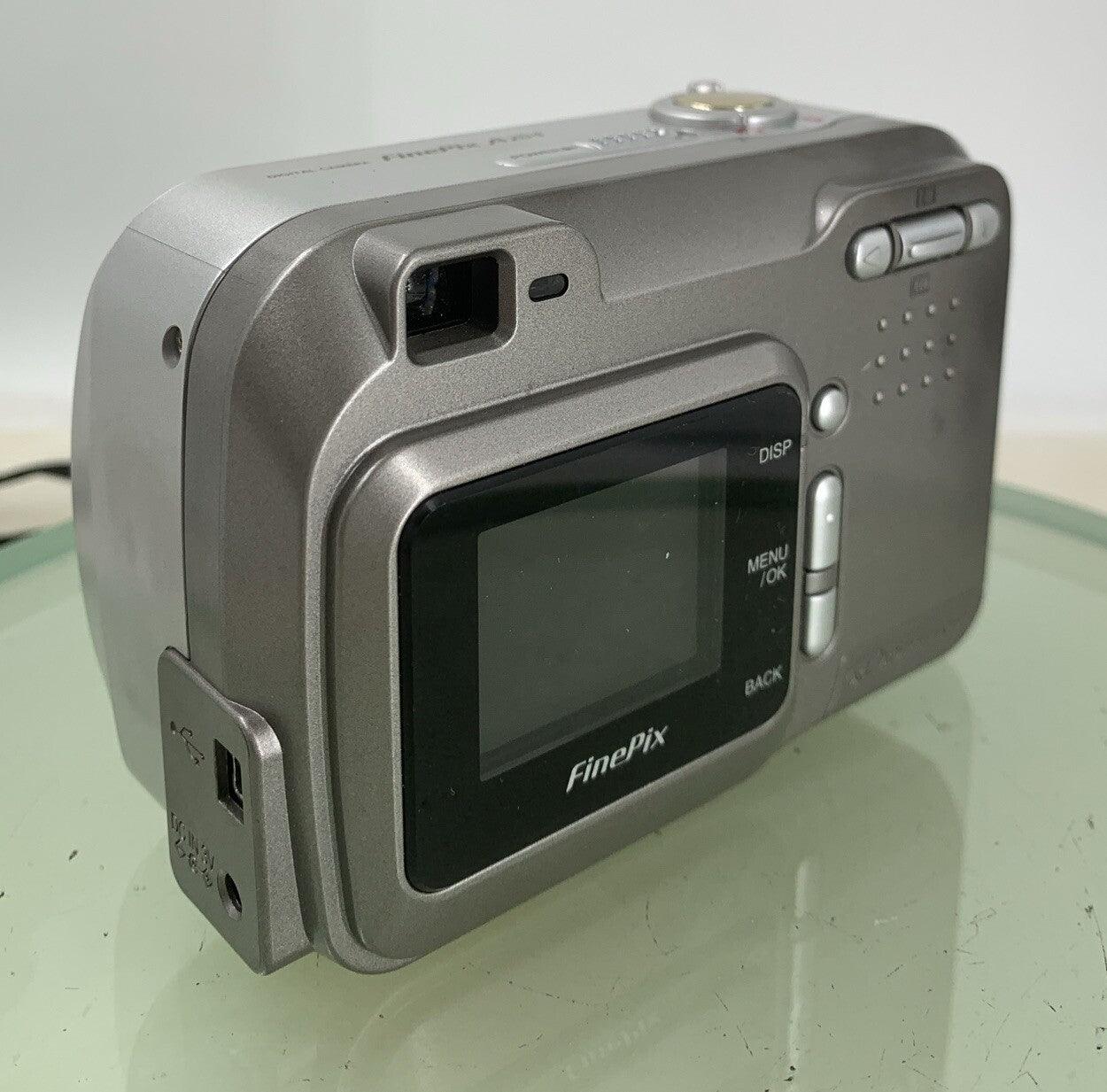 Fujifilm COMPACT Digital Camera FinePix A204 2.0MP 32MB CARD SILVER TESTED - 1434