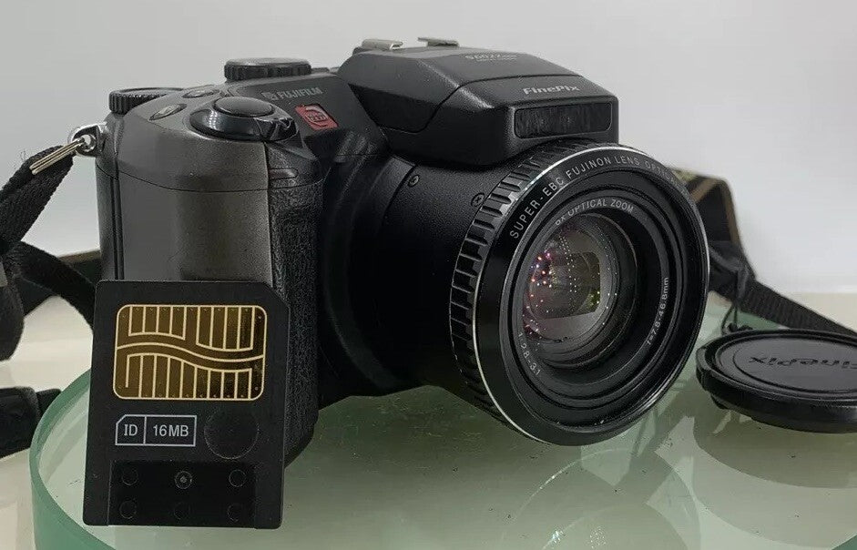 FujiFilm FinePix S602 Z 3.1MP SLR Digital Camera BLACK 16MB CARD TESTED - 1440