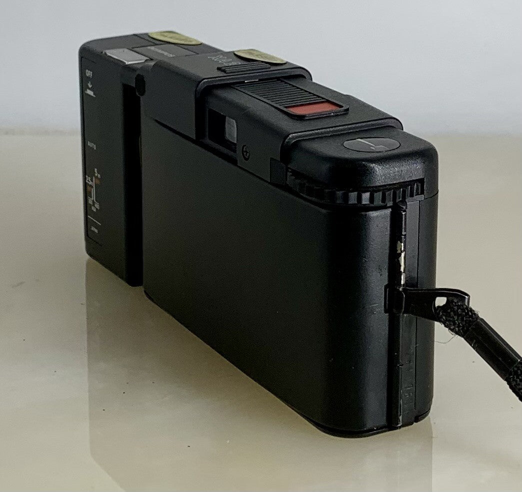 OLYMPUS XA2 Compact Camera 35mm Flash A11 D.ZUIKO 35mm f3.5 TESTED , mju 753