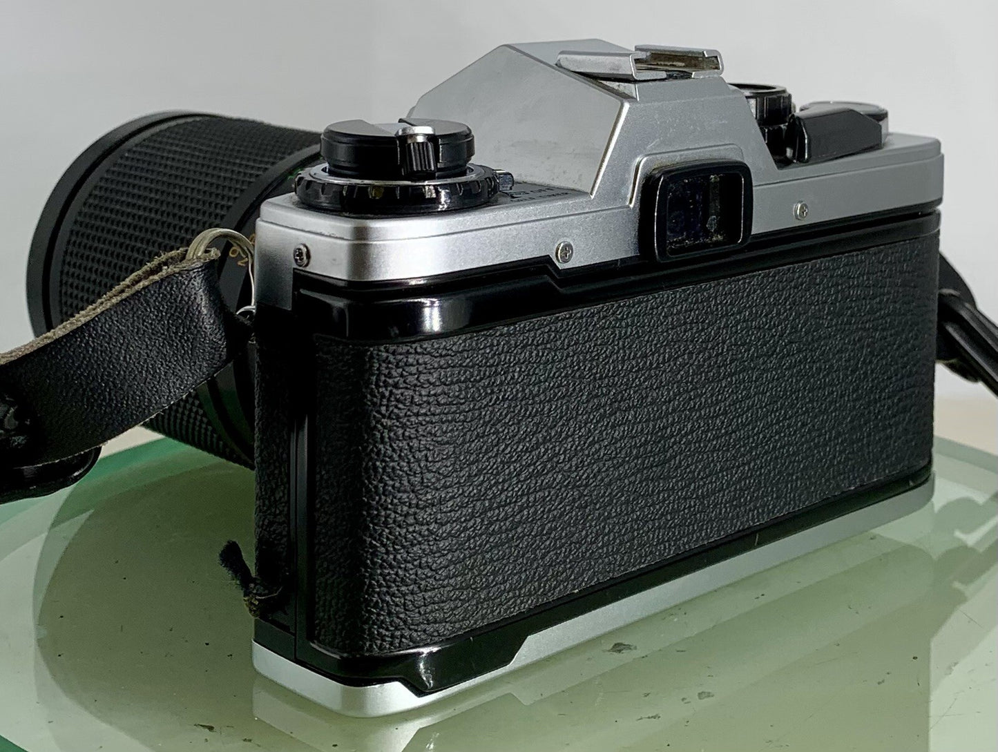 Olympus OM10 35mm SLR Film Camera +Vivitar  28-85mm Lens TESTED / WORKING #3105