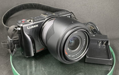 Panasonic LUMIX DMC-GF2 12.1 MP Digital Camera+G Vario 3.5-5.6/14-42 52mm Lens0