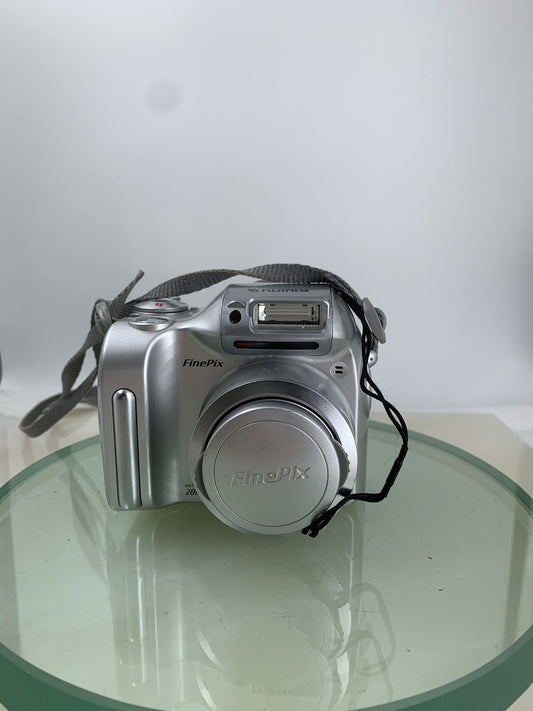 FujiFilm FinePix FUJIFILM 2800 Z Digital Camera SILVER+128MB CARD TESTED - 1760