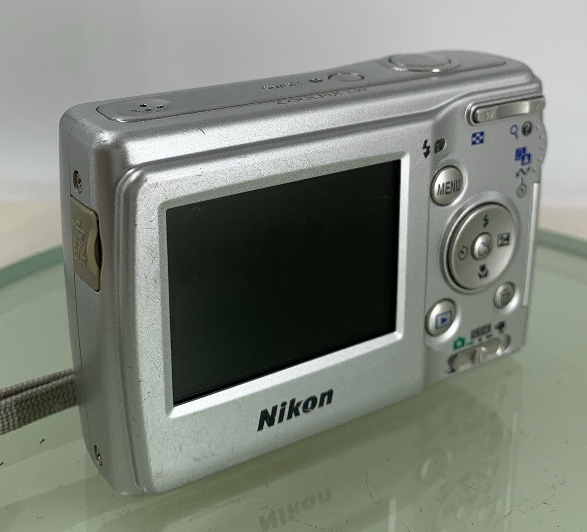Nikon Digital Camera Coolpix L10 5.0MP NO CARD NO CHARGER SILVER TESTED - 7704