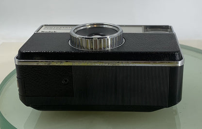 Kodak Instamatic Camera 133-X Viewfinder Camera 35mm Original Case TESTED - 8867