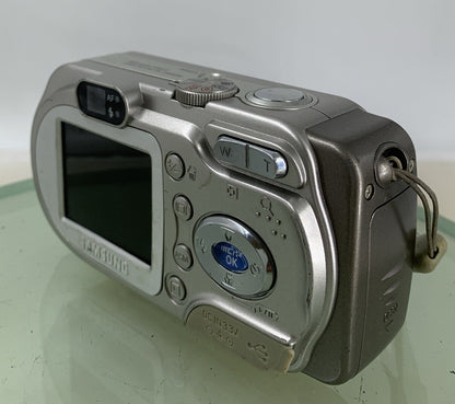 Samsung DIGIMAX COMPACT DIGITAL CAMERA A6 NOCARD NO CHARGER SILVER TESTED - 5506