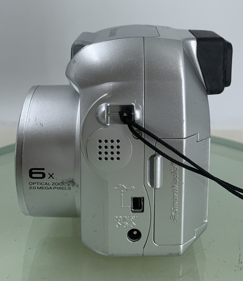 Fujifilm FinePix 2800 Zoom Digital Camera SILVER NO CARD NO CHARGER TESTED - 5793