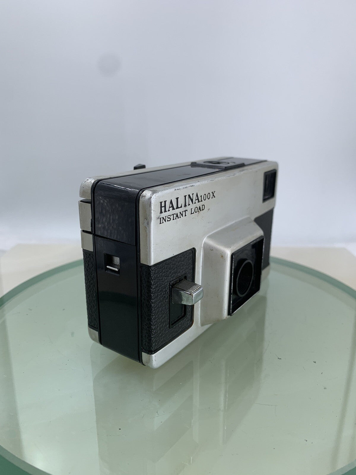 Vintage Rare HALINA 100X INSTANT LOAD FILM CAMERA WHITE & BLACK TESTED - 941