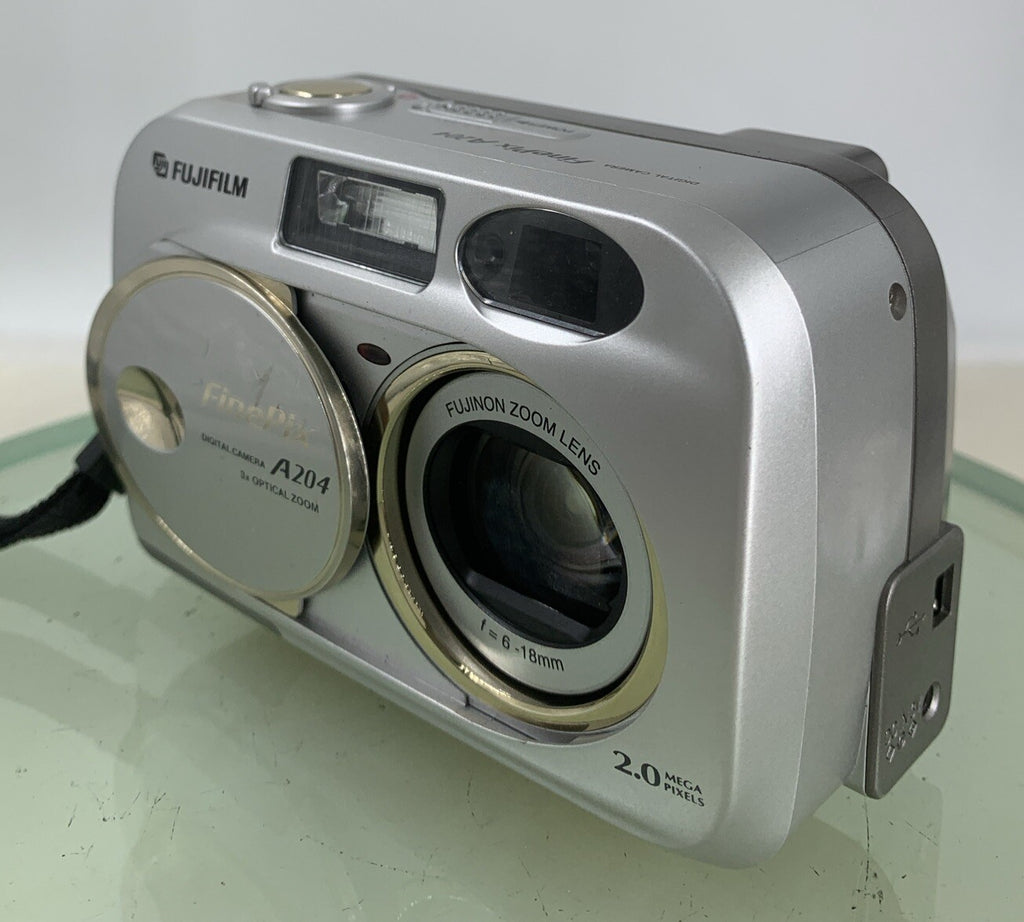 Fujifilm COMPACT Digital Camera FinePix A204 2.0MP 32MB CARD SILVER TESTED - 1432