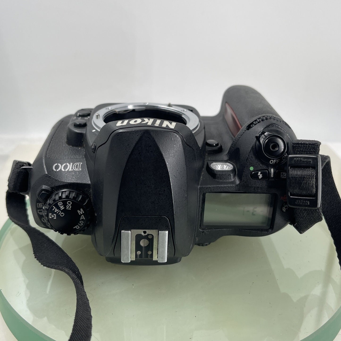 Nikon D100 6.1MP Digital SLR Camera Body Comes With Battery & Charger #6904
