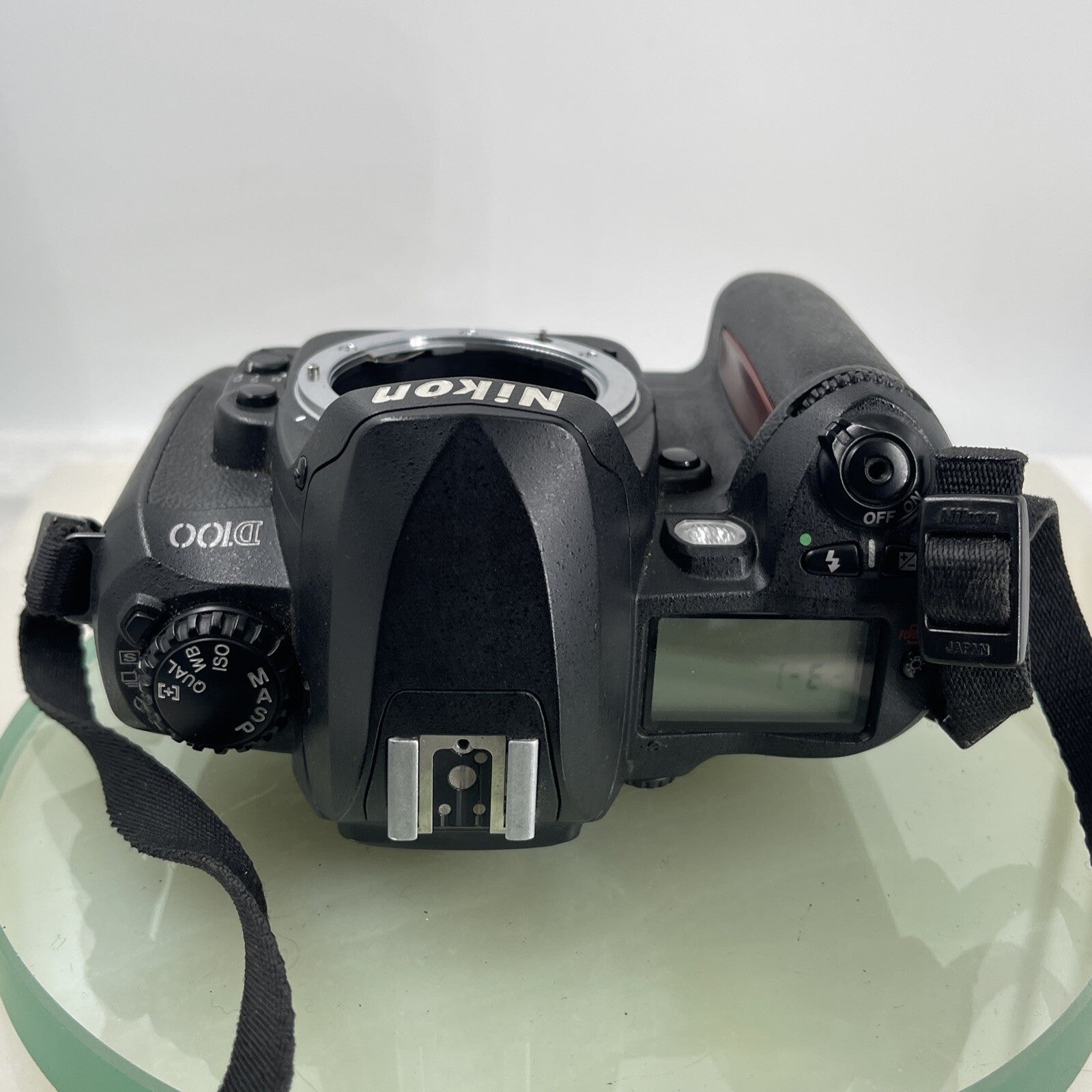 Nikon D100 6.1MP Digital SLR Camera Body Comes With Battery & Charger #6904