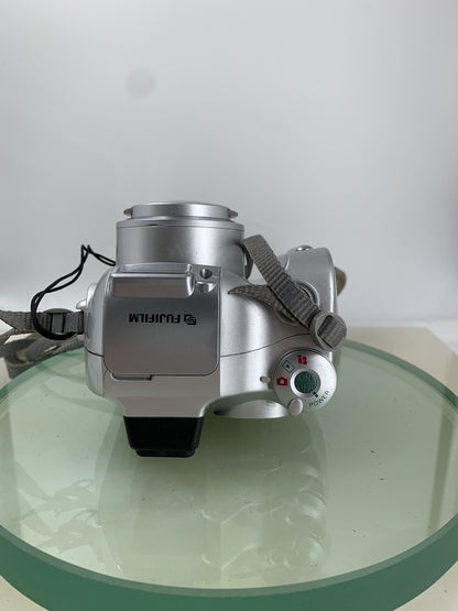 FujiFilm FinePix FUJIFILM 2800 Z Digital Camera SILVER+128MB CARD TESTED - 1765