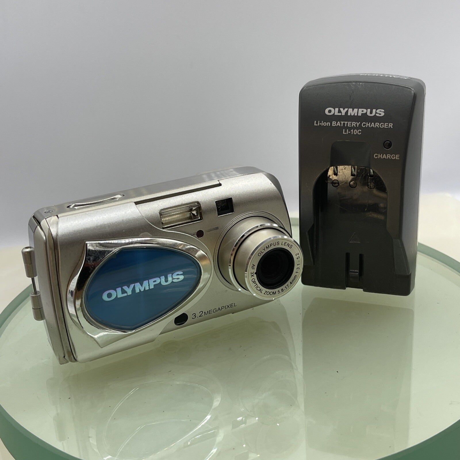Olympus U-15 Digital Camera 3.2 Mega Pixel Fully tested, Charger #2810