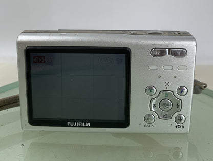 Fujifilm FINEPIX DIGITAL CAMERA Z5fd 6.3MP BLACK WITH CHARGER TESTED - 6545