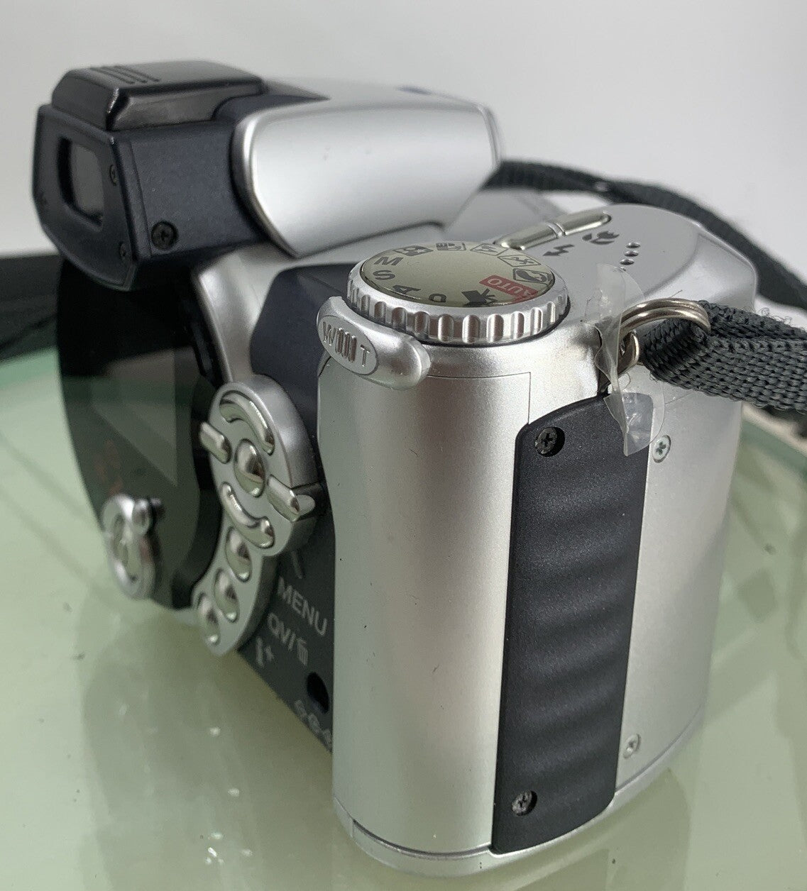 Konica Minolta Dimage Z2 COMPACT DIGITAL CAMERA 4.0MP NO CARD TESTED - 3126