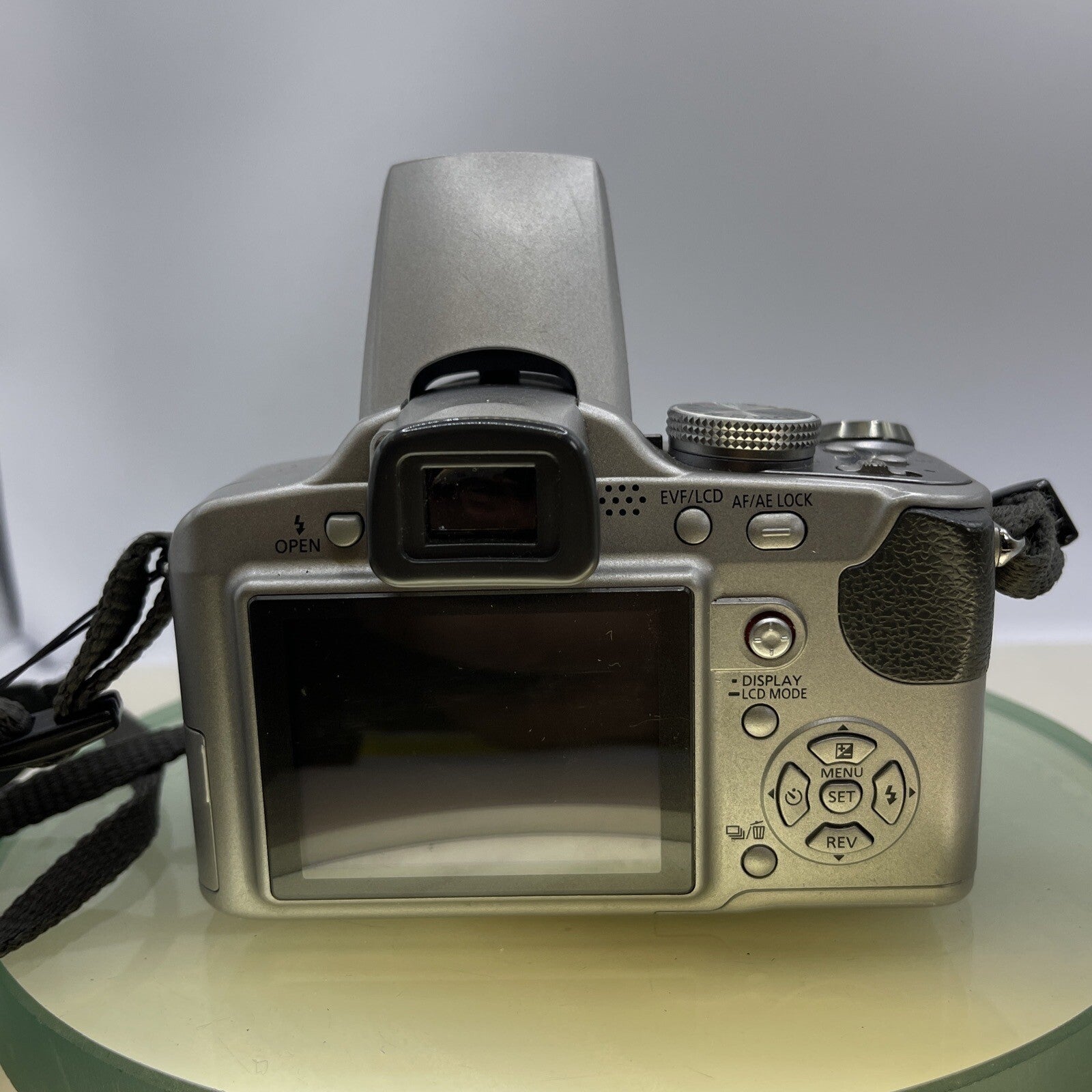 Panasonic LUMIX DMC-FZ18 SLR zoom 18x 8.1MP LEICA lens +Charger+2GB SD Card #6864