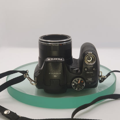 Fujifilm FinePix S1800 12.2MP Compact Digital Bridge Camera Black Tested #7944