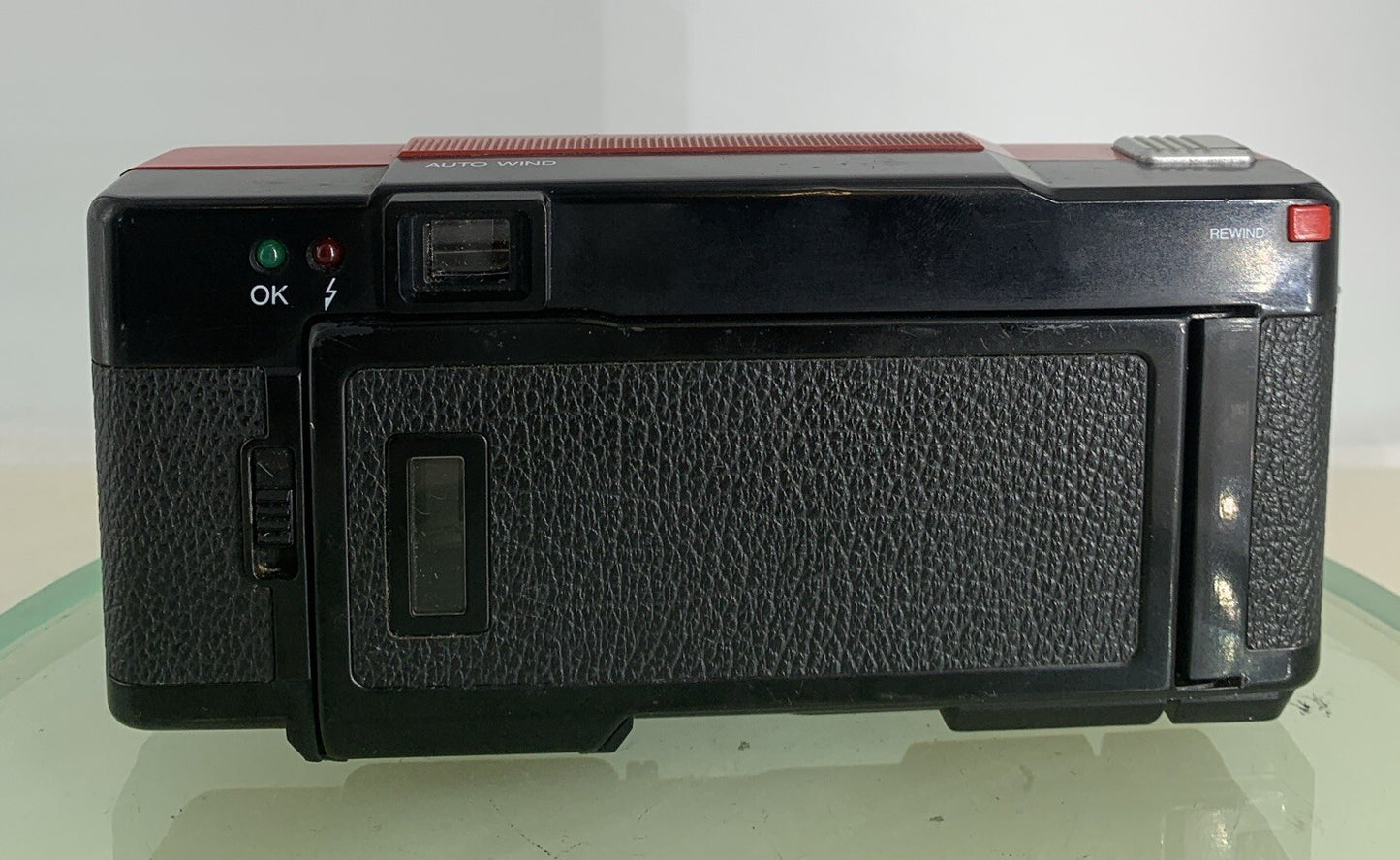 Halina Speedy 33 CAMERA RED POINT AND SHOOT CAMERA GOOD CONDITION TESTED - 8405