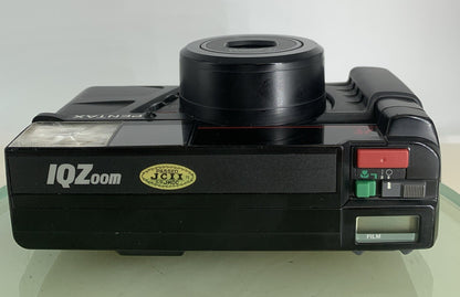 PENTAX IQ Zoom 35 mm Film POINT AND SHOOT CAMERA BLACK NO BATTERY - TESTED - 8478