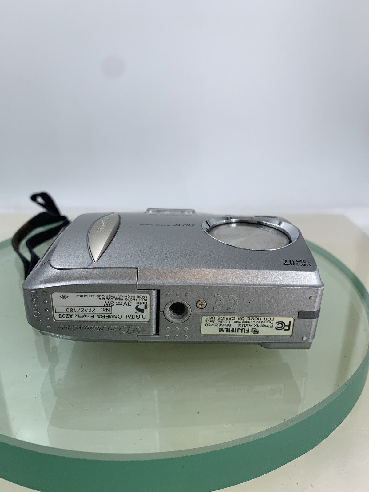 Fujifilm FinePix A203 2.0MP Digital Compact Camera WITH COVER SILVER TESTED - 937