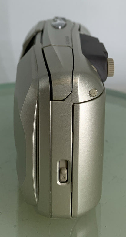 Olympus µmju:-III Zoom Wide 100 - 35mm Compact Film Camera Silver Point & Shoot3