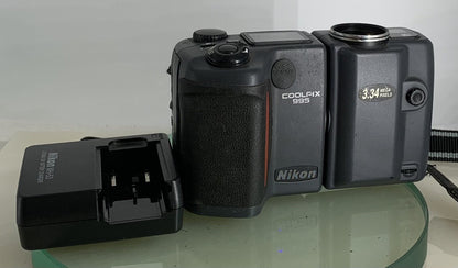Nikon Digital Camera Coolpix 995 3.3MP Grey Retro Vintage+CHARGER-TESTED - 6800