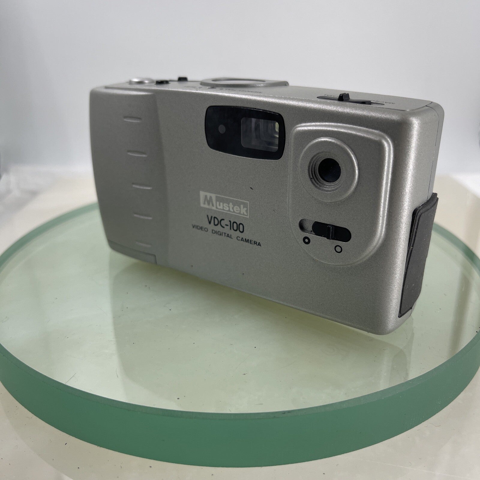 Mustek VDC-100 - Vintage Retro Digital Camera #9312