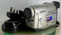 SAMSUNG VP-D10 22x OPTICAL ZOOM 2.5 LCD DIGITAL CAMCORDER+CHARGER + TESTED - 3400