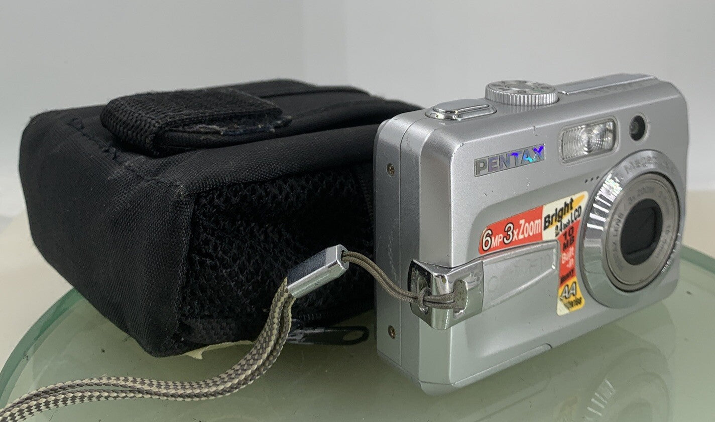 Pentax Optio E10 6.0MP Compact Digital Camera Silver WITH COVER - TESTED - 60