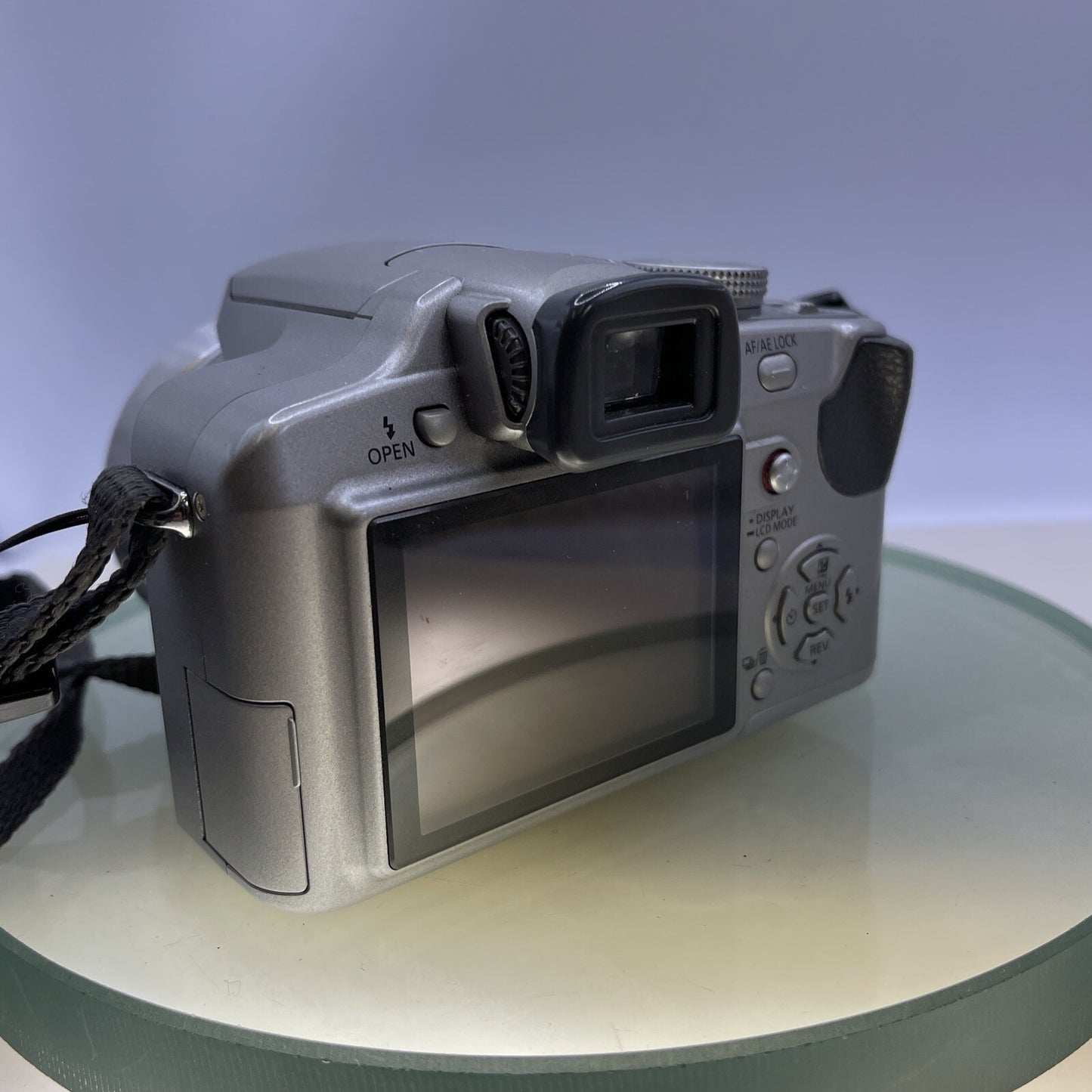 Panasonic LUMIX DMC-FZ18 SLR zoom 18x 8.1MP LEICA lens +Charger+2GB SD Card #6863