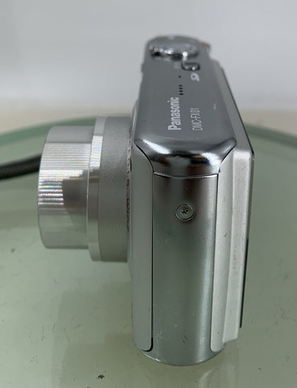 Panasonic Lumix DMC-FX01 6mp Digital Camera SILVER +CHARGER +COVER TESTED - 3203