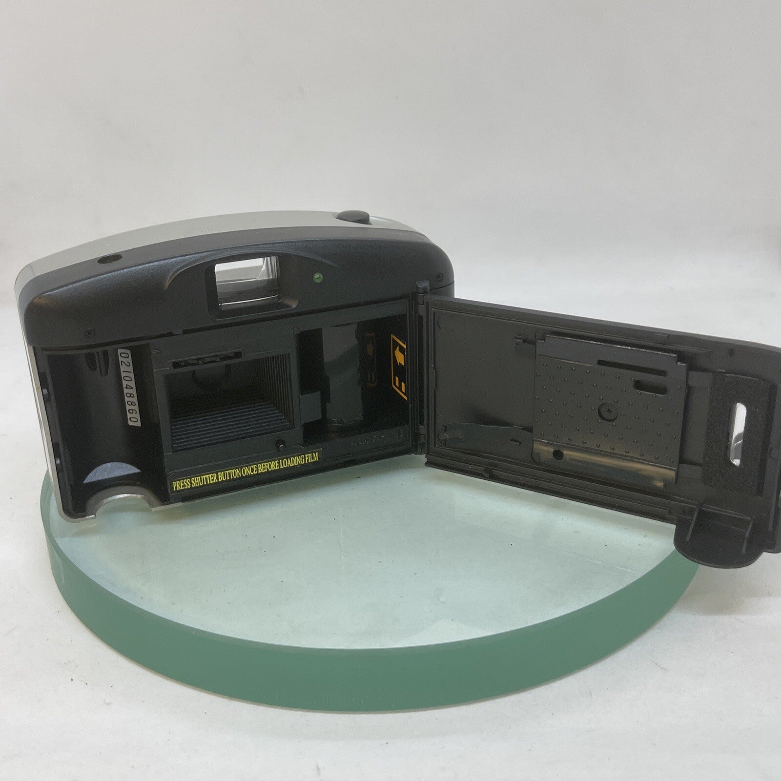 Vintage Praktica M-10 Vintage 35mm Camera, Tested, Comes with case #5264