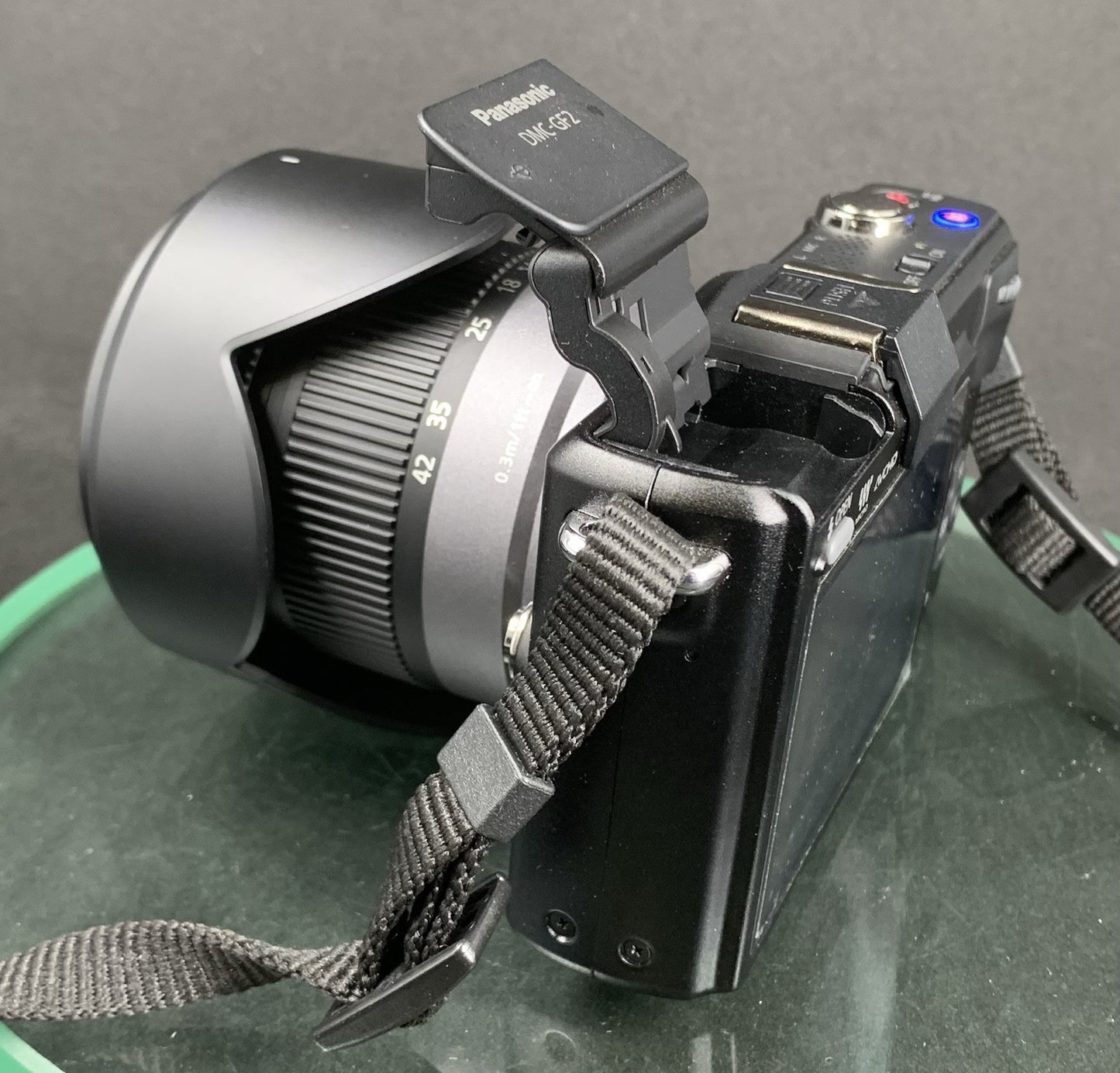 Panasonic LUMIX DMC-GF2 12.1 MP Digital Camera+G Vario 3.5-5.6/14-42 52mm Lens5