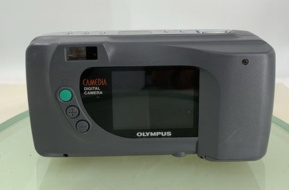 Olympus Camedia C-420L COMPACT  DIGITAL CAMERA SILVER NO CARD TESTED - 2715