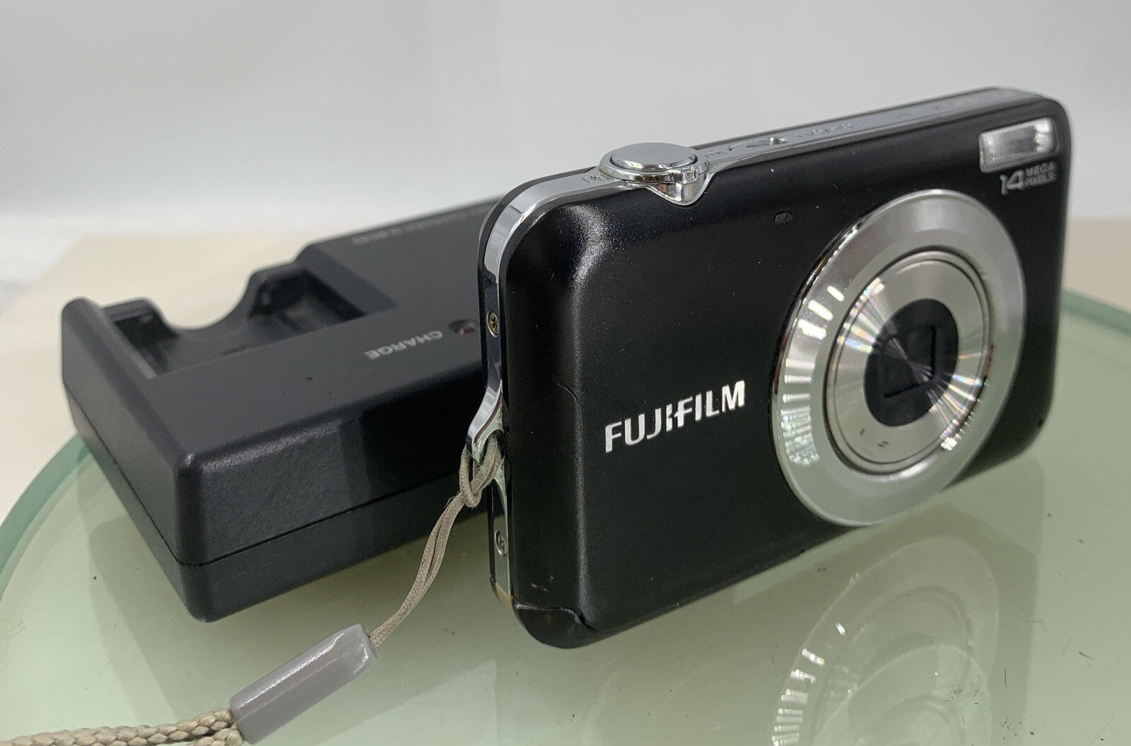 Fujifilm COMPACT DIGITAL CAMERA FinePix JV170 14.0MP Black+CHARGER Tested -9730