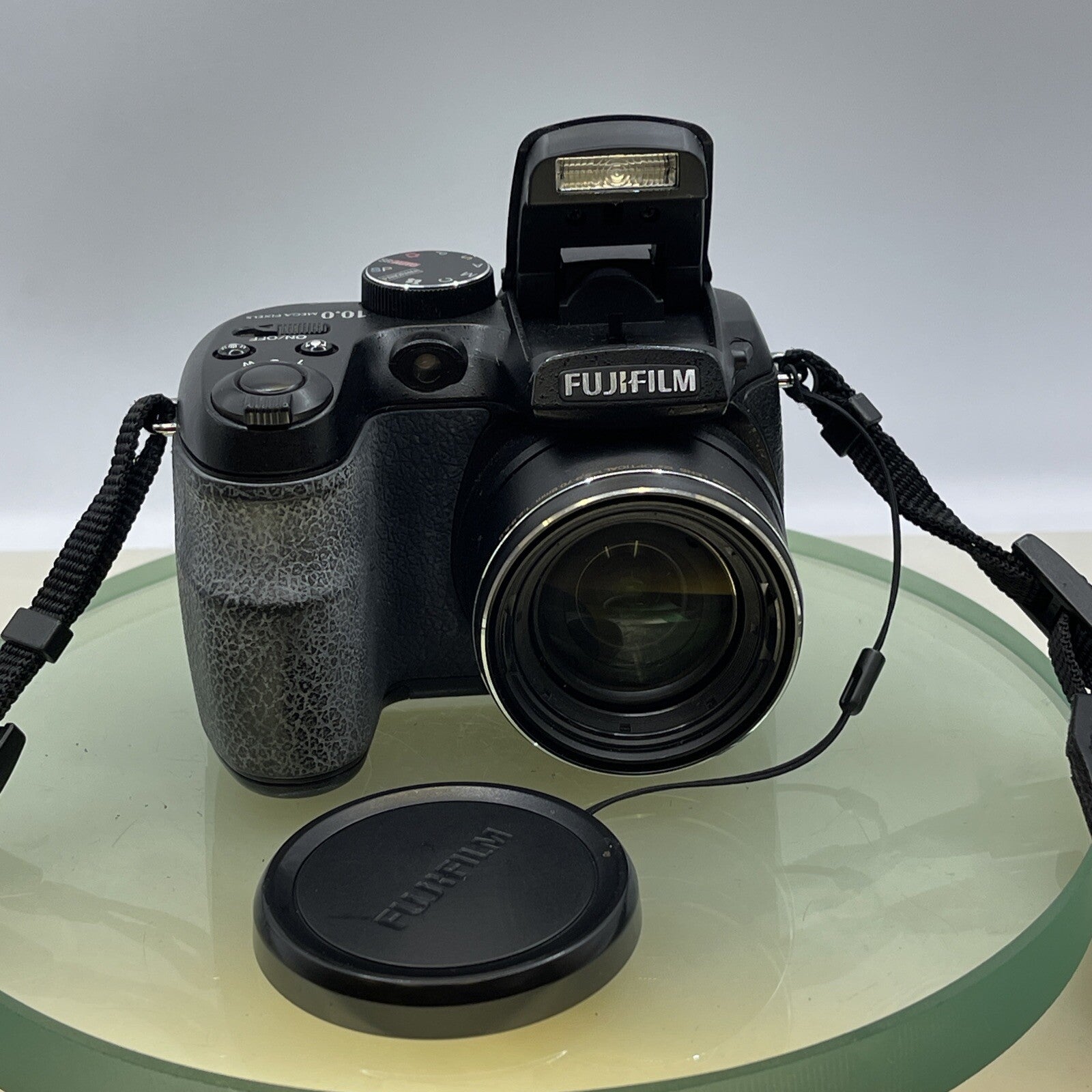 FujiFilm FinePix S1500 10MP 12x Zoom Mini SLR Style Bridge Camera Cased VGC #5462