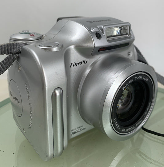Fujifilm FinePix 2800 Zoom 2.0MP Compact Digital Camera NO CARD TESTED - 2500