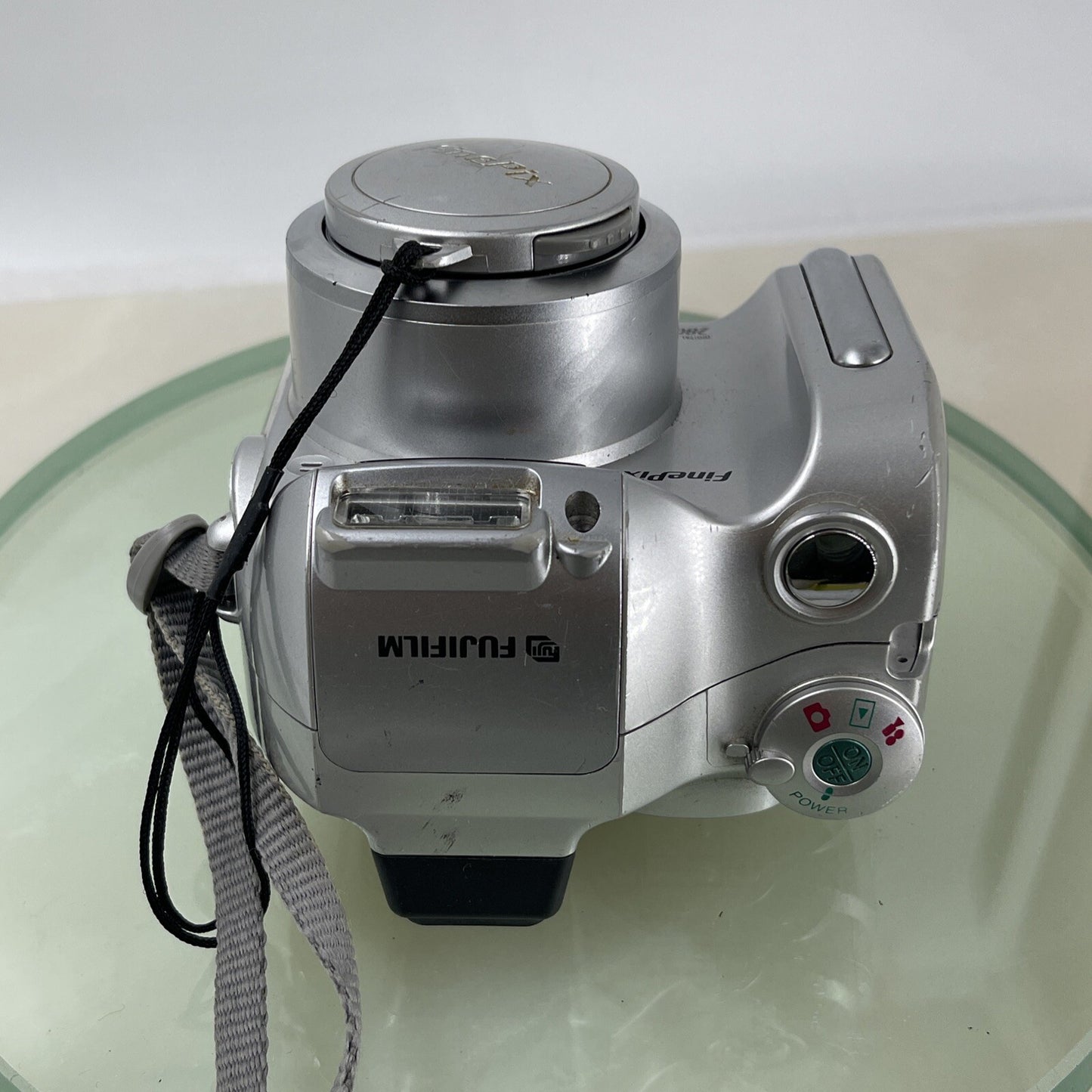 Fujifilm FinePix 2800 Zoom 2.0MP Compact Digital Camera Silver Tested #8347