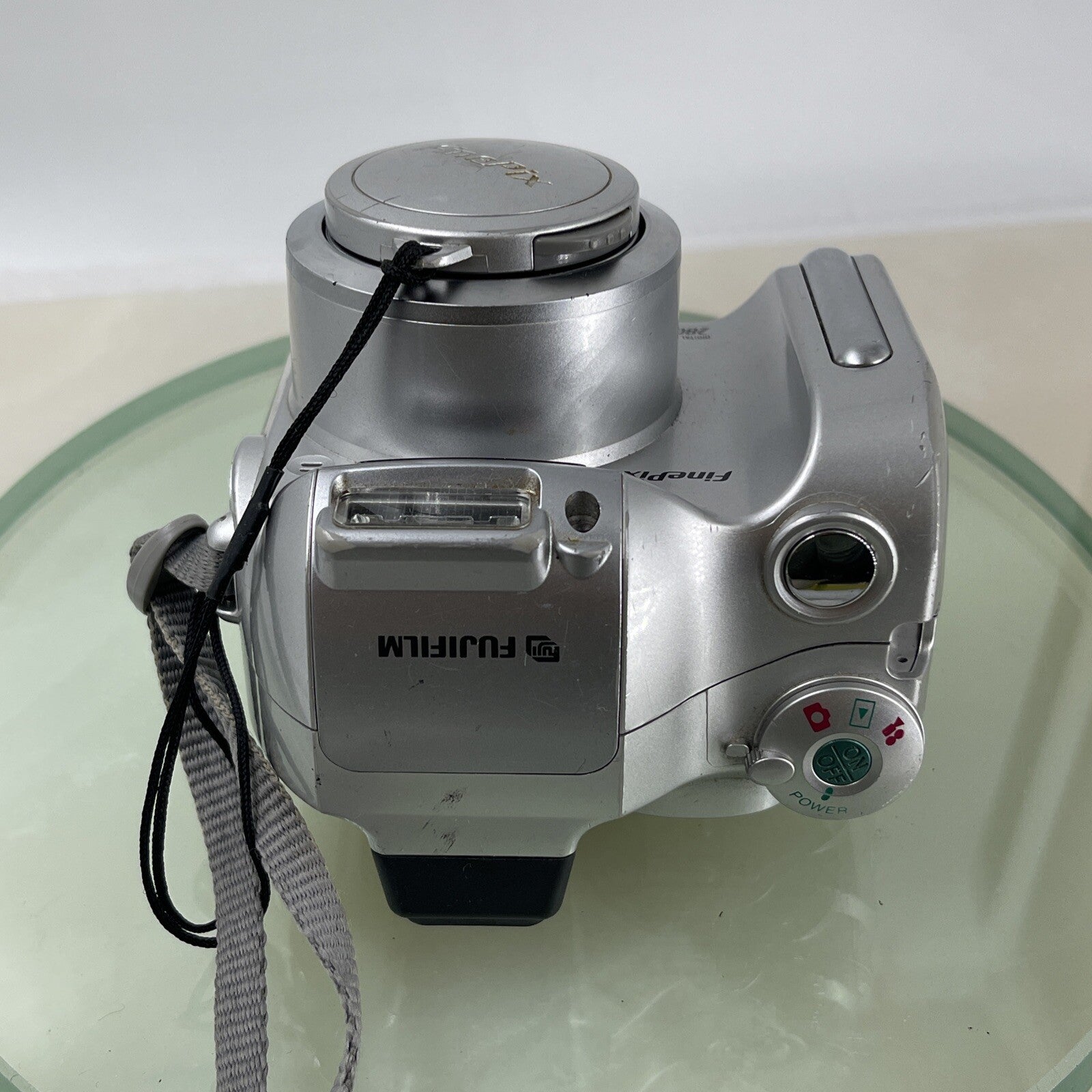 Fujifilm FinePix 2800 Zoom 2.0MP Compact Digital Camera Silver Tested #8347