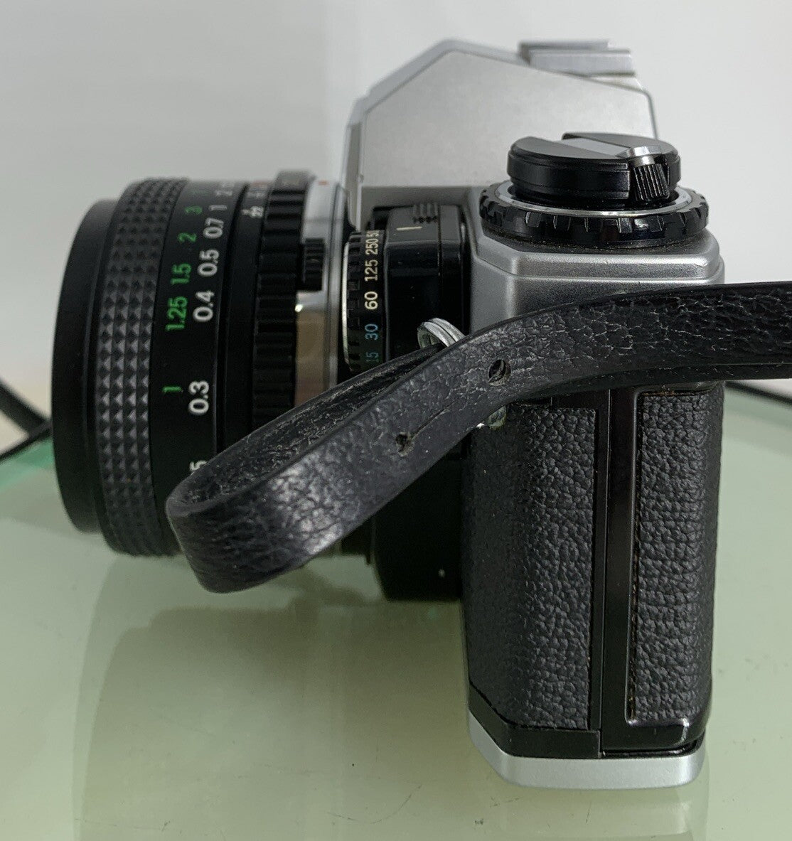 Olympus OM10 35mm SLR Film Camera + Vivitar 24mm 1:2.8 MC  Lens/ WORKING #2123
