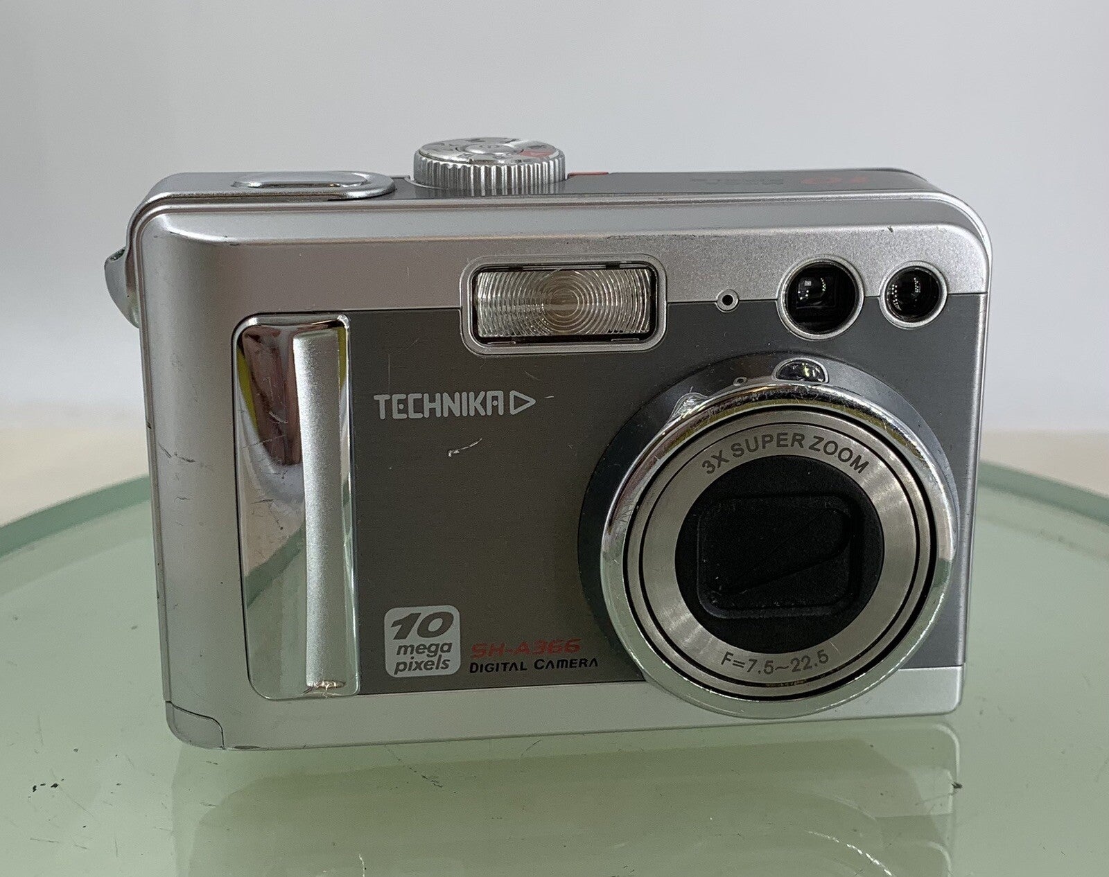 Technika SH-A 366 COMPACT Digital Camera SILVER-LCD BROKEN-NO CARD-TESTED- 8670