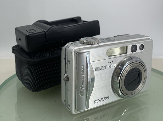 TRAVELER DC-8300 DIGITAL STILL CAMERA SILVER WITH CHARGER +COVER TESTED - 3220