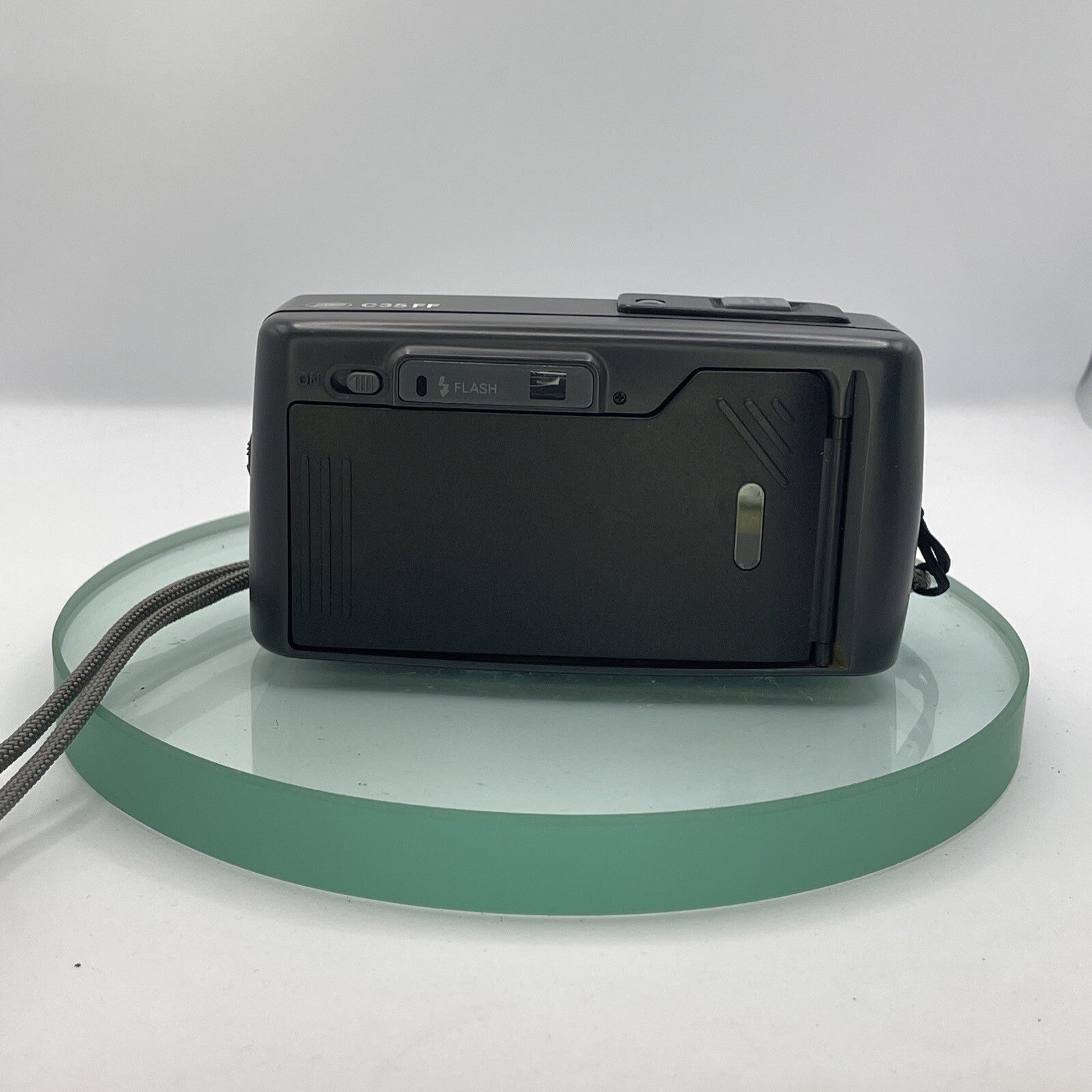 RARE BOOTS C35FF FOCUS RICOH LENS 1:4.5 35mm FILM CAMERA  MADE IN TAIWAN #865