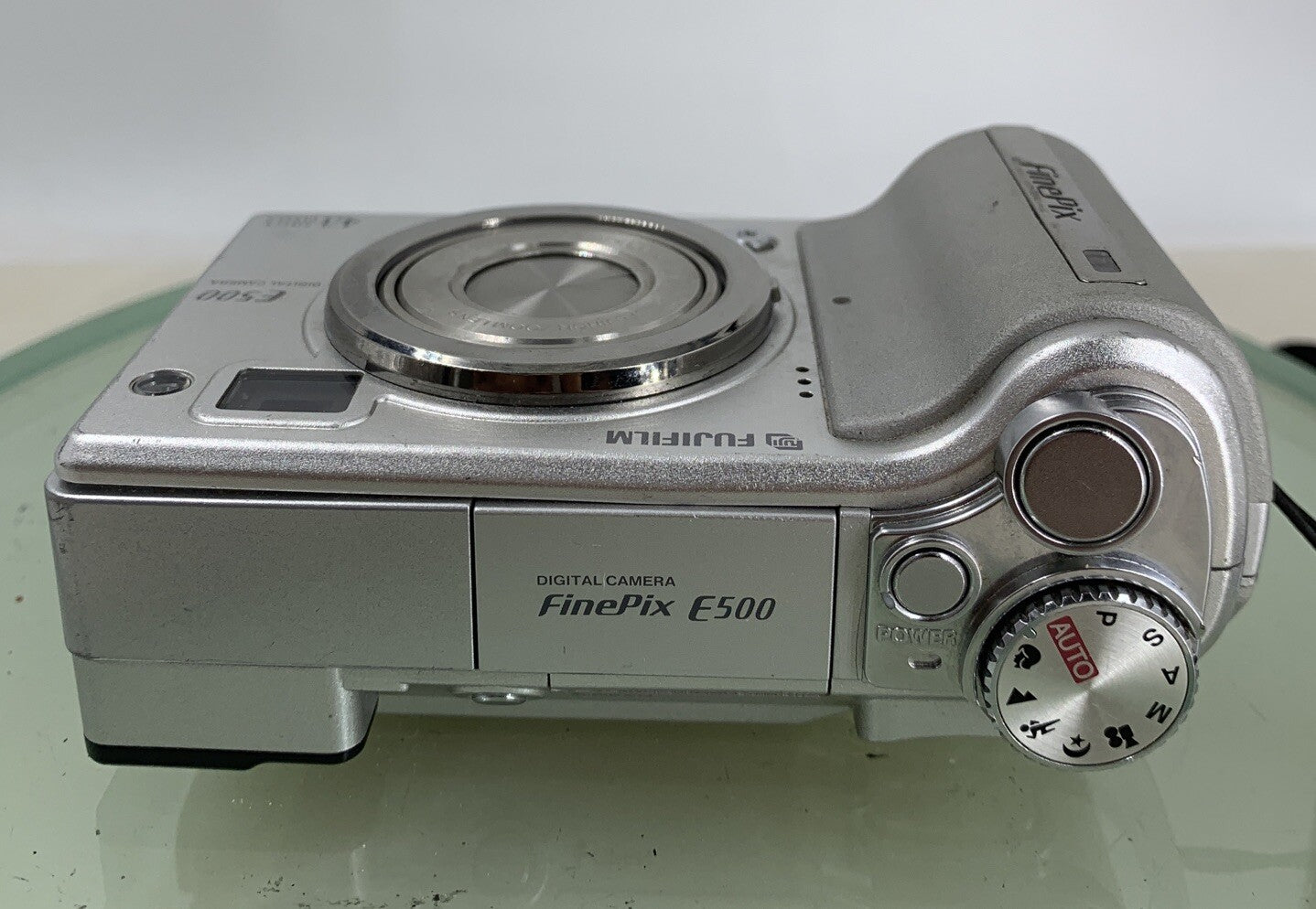 Fujifilm FINEPIX DIGITAL CAMERA E500 4.1MP Silver WITHOUT CHARGER - TESTED - 3158