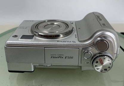 Fujifilm FINEPIX DIGITAL CAMERA E500 4.1MP Silver WITHOUT CHARGER - TESTED - 3158