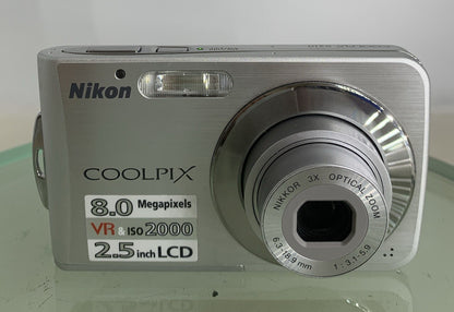 Nikon CoolPix S210 8.0MP Digital Camera SILVER+CHARGER+COVER+WIRE TESTED - 9951