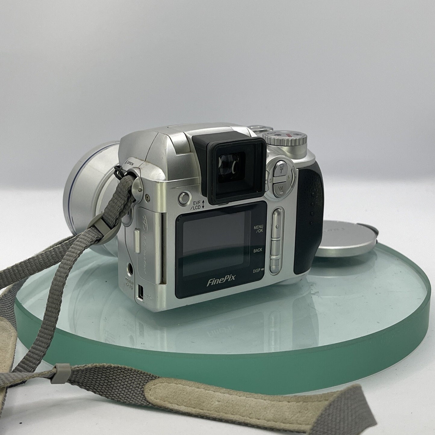 FUJI Fujifilm FinePix S304 DIGITAL CAMERA 3.2 MP LCD SCREEN Tested++++ #873